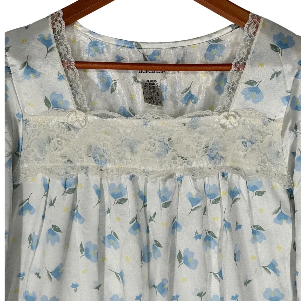 Delicates Satiny Grannycore Long Sleeve Nightgown White w/Blue Flower Size Med